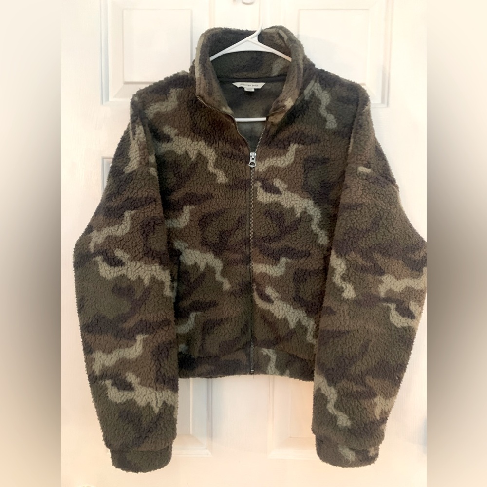 AMERICAN EAGLE CAMOUFLAGE CROPPED FLEECE JACKET - medium